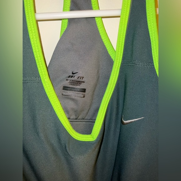 Nike Dri-Fit Green Tank Top Women’s Lg - Picture 2 of 3